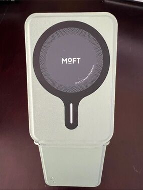 MOFT Magnetic Phone Stand & Wallet - Sage Green